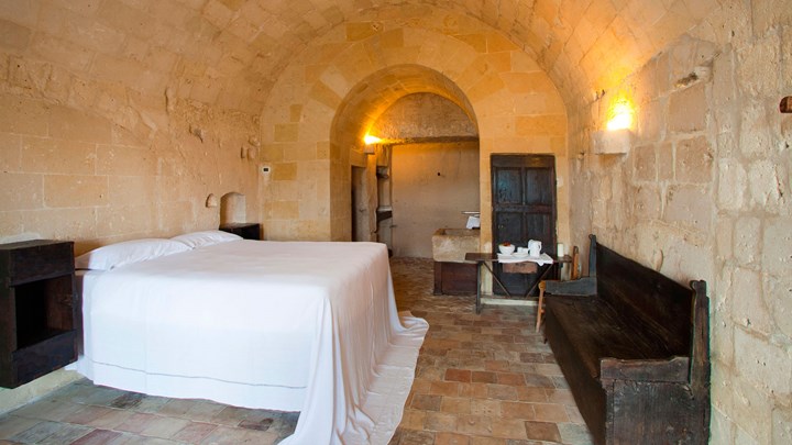 accommodation in caves