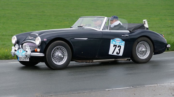 black austin healy classic car