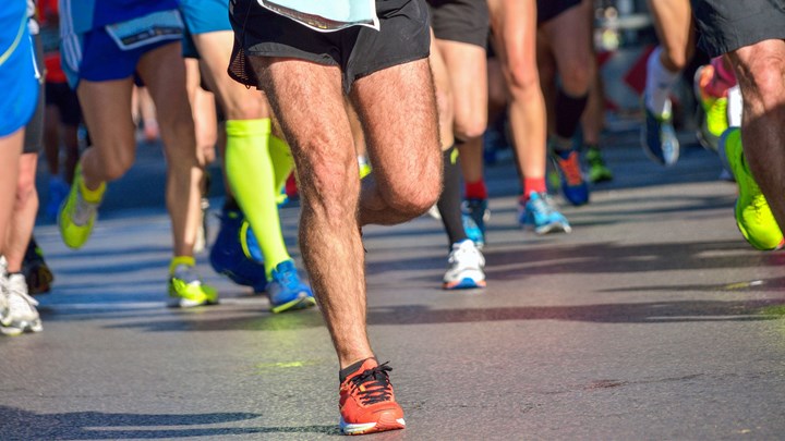 people running a marathon